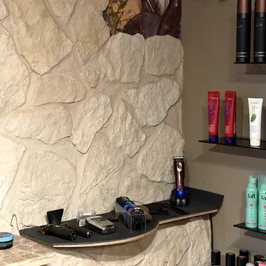 Trimmer och verktyg för skäggtrimning och herrklippning hos Salong Harmony, frisör och barber i Göteborg